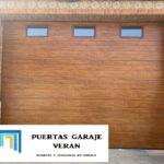 Puerta de garaje imitación madera en Zaragoza